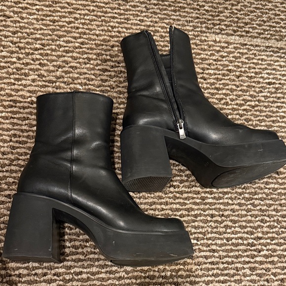 Steve Madden Shoes - Steve Madden Platform Ankle Boots